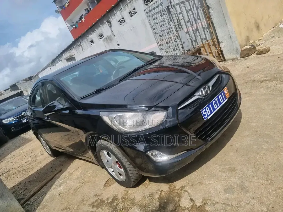 Hyundai Accent GLS 4dr Sedan (1.6L 4cyl 6A) 2015 Noir