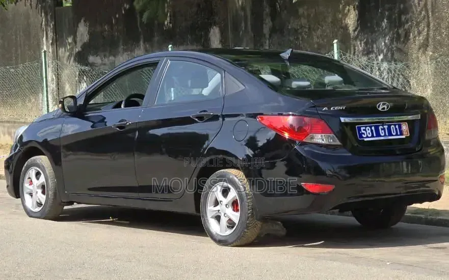 Hyundai Accent GLS 4dr Sedan (1.6L 4cyl 6A) 2015 Noir