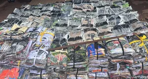 Des Vêtements en-Gros Et Detaille