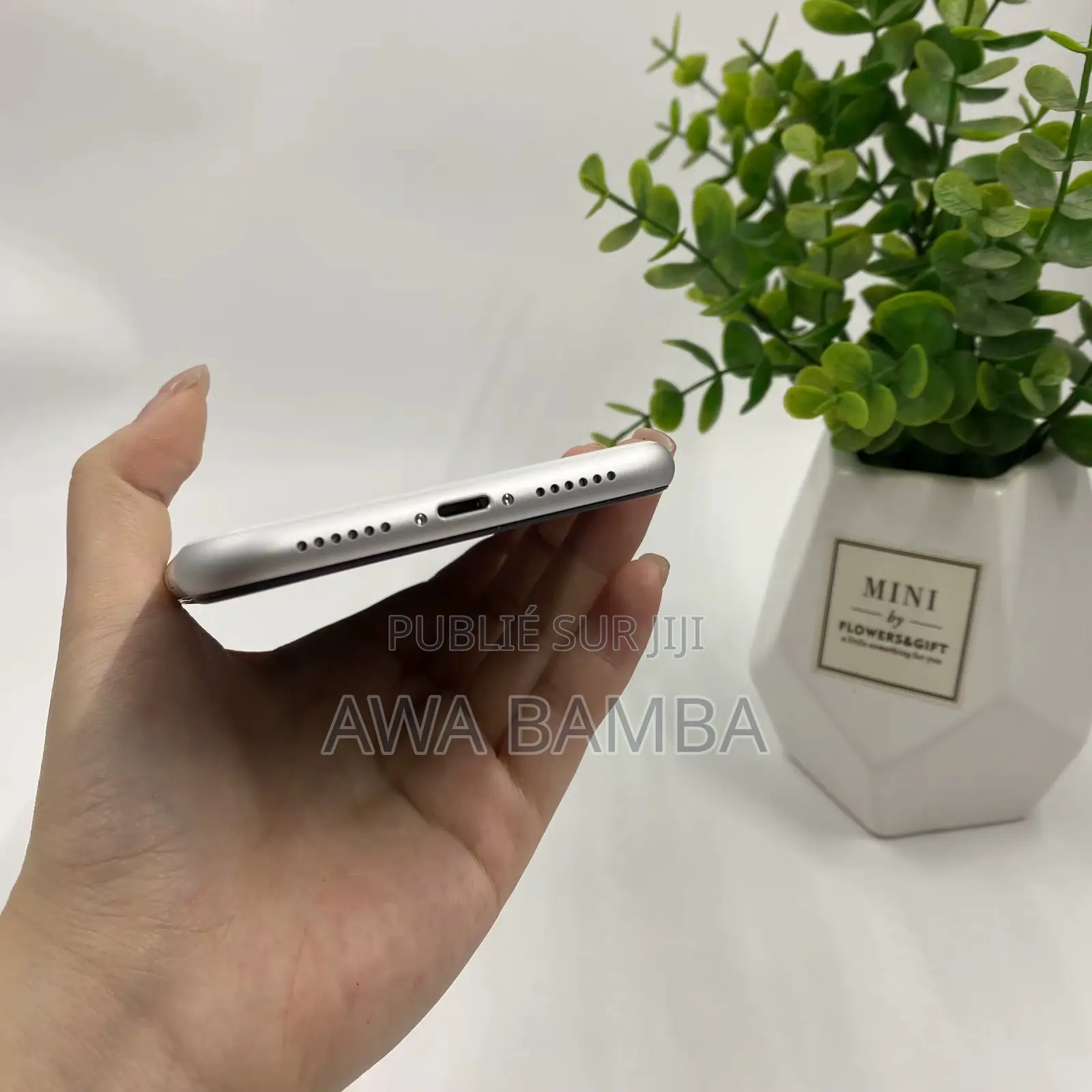 Nouveau Apple iPhone XR 64 GB Blanc