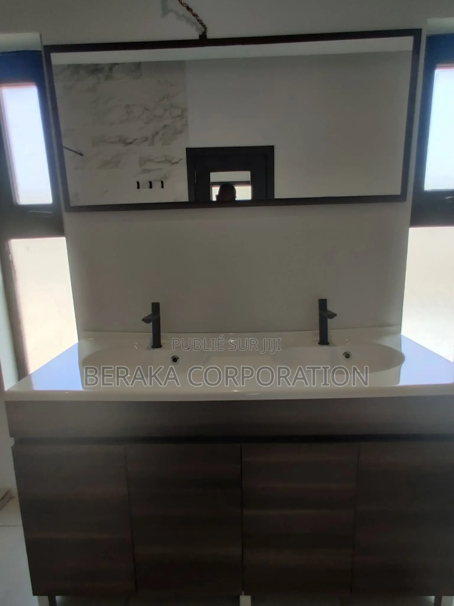 Meublé 4chbre Duplex dans Beraka Corporation, Bingerville à Vendre