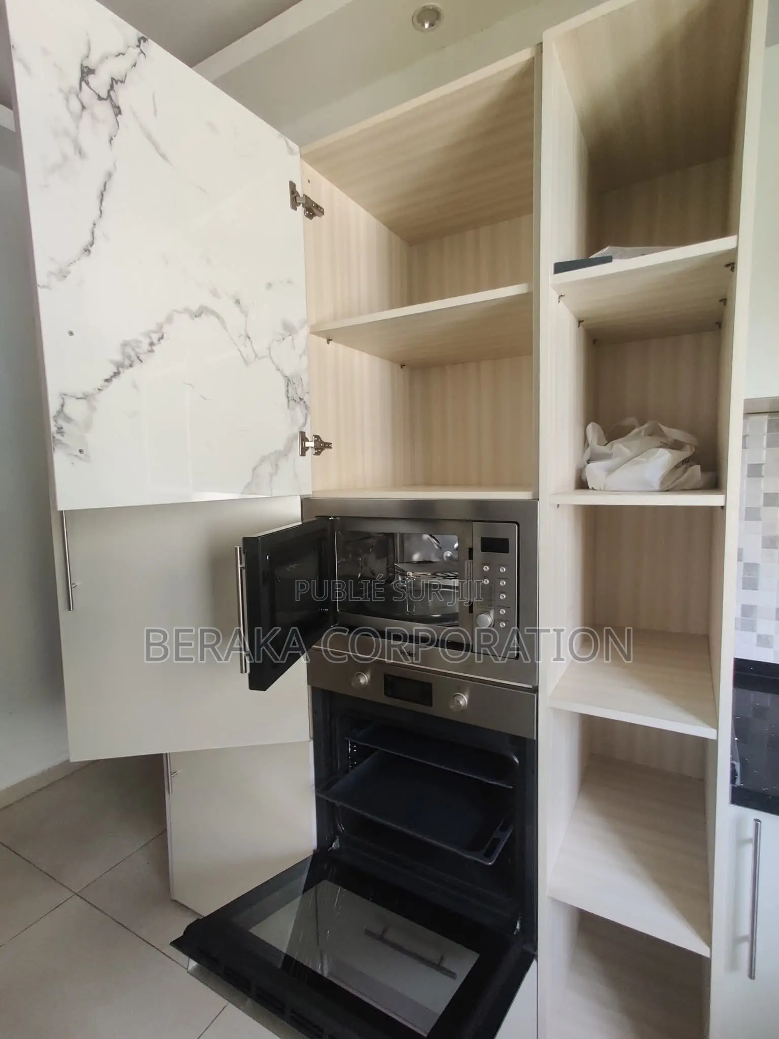 Meublé 4chbre Duplex dans Beraka Corporation, Bingerville à Vendre