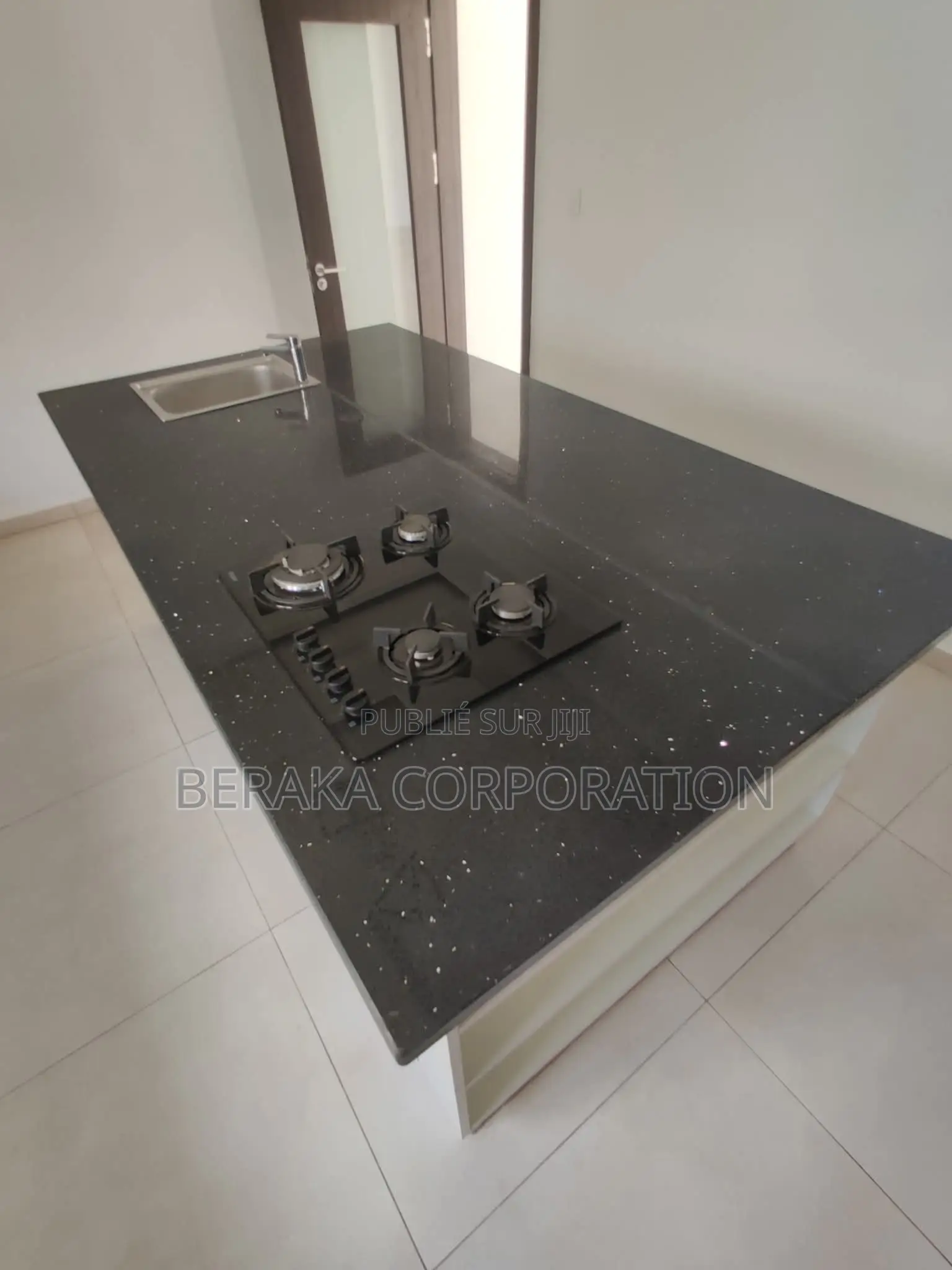 Meublé 4chbre Duplex dans Beraka Corporation, Bingerville à Vendre