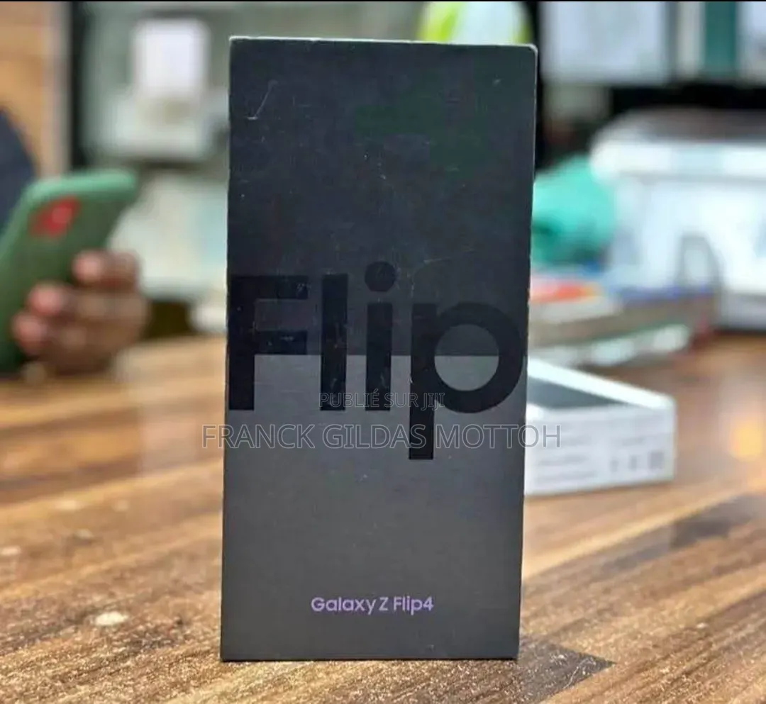 Nouveau Samsung Galaxy Z Flip4 256 GB Noir