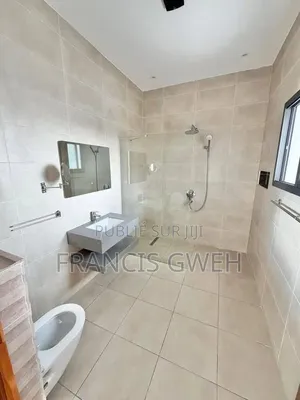 3chbre Duplex dans Francis Gweh, Cocody à Louer