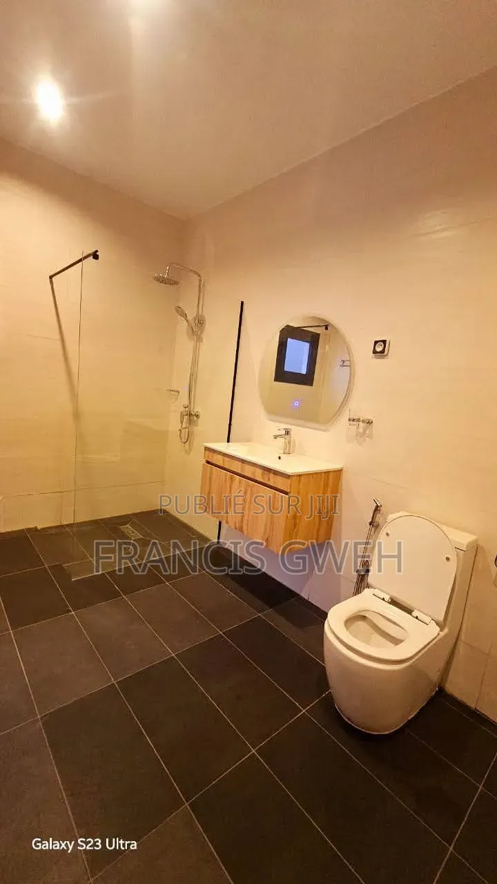 5chbre Duplex dans Francis Gweh, Cocody à Vendre