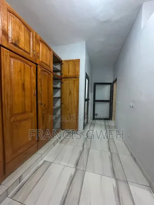 5chbre Duplex dans Francis Gweh, Cocody à Louer