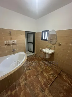 5chbre Duplex dans Francis Gweh, Cocody à Louer