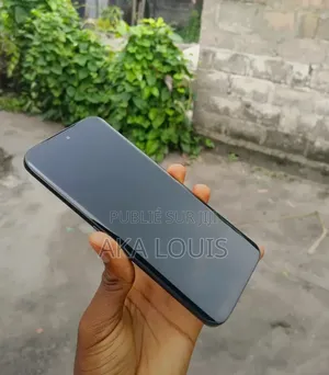 Nouveau Tecno Camon 50 256 GB Doré