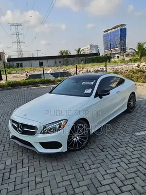 Nouveau Mercedes-Benz C300 2025 Noir