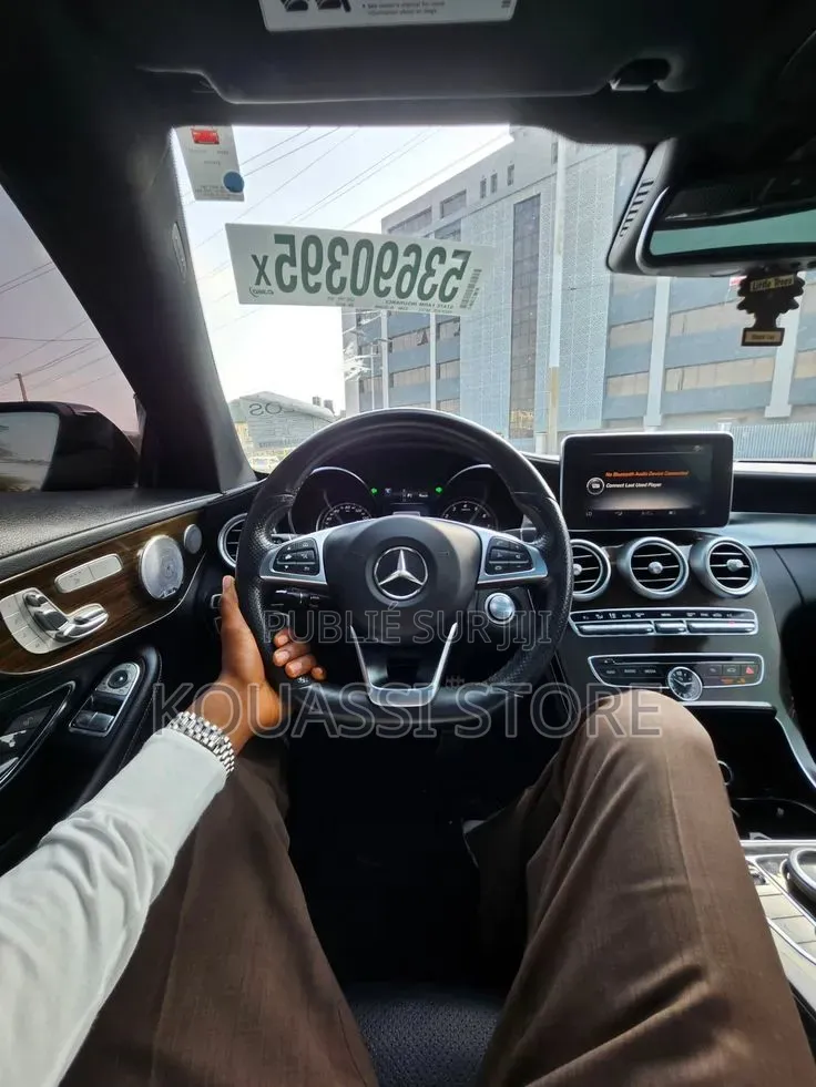 Nouveau Mercedes-Benz C300 2025 Noir