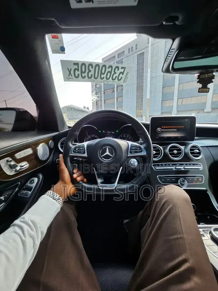 Nouveau Mercedes-Benz C300 2025 Noir