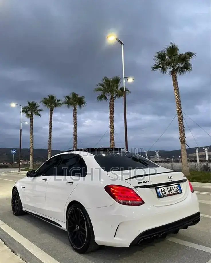 Nouveau Mercedes-Benz C300 2025 Noir
