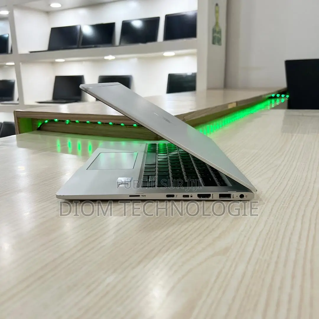 Ordinateur portable HP EliteBook 1030 8GB Intel Core i5 SSD 512GB
