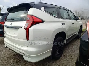 Nouveau Mitsubishi Montero Sport 2025 Blanc