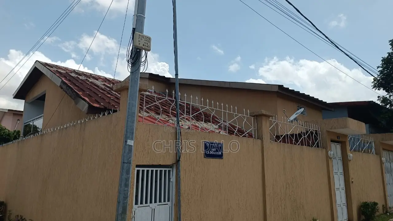 4chbre Duplex dans Villa Haut Standing, Cocody à Louer
