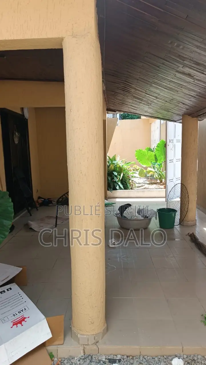 4chbre Duplex dans Villa Haut Standing, Cocody à Louer