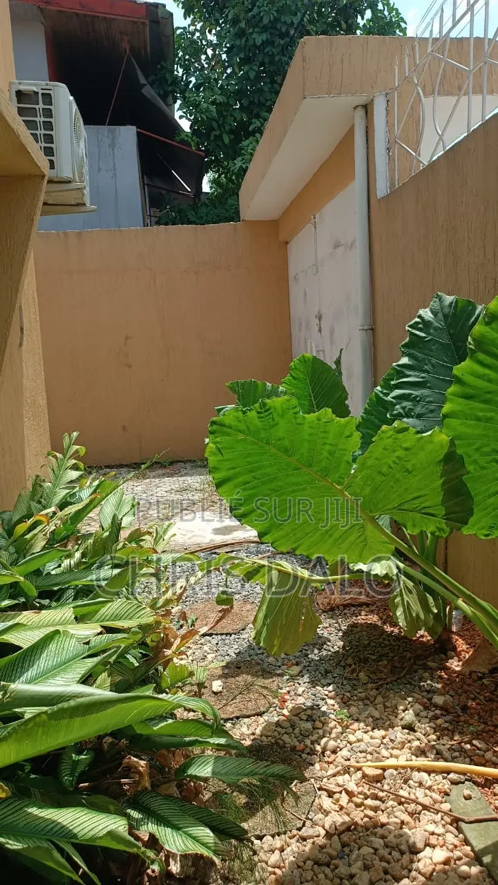 4chbre Duplex dans Villa Haut Standing, Cocody à Louer