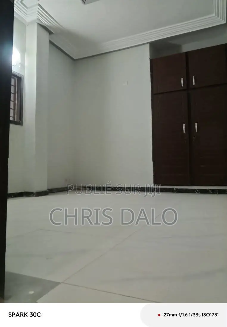 2chbre Appartement dans Appartement Haut, Cocody à Louer