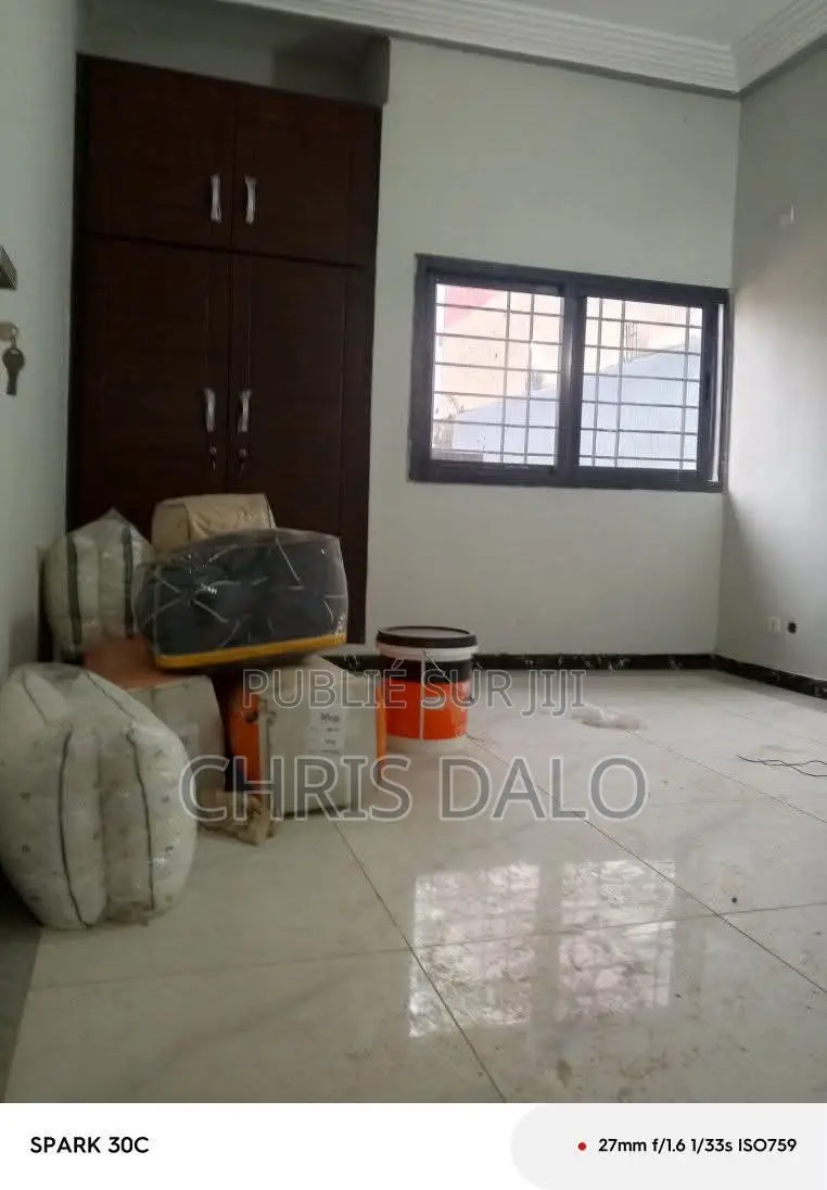 2chbre Appartement dans Appartement Haut, Cocody à Louer