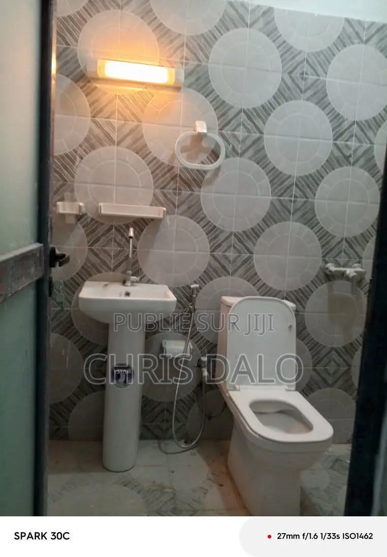 2chbre Appartement dans Appartement Haut, Cocody à Louer