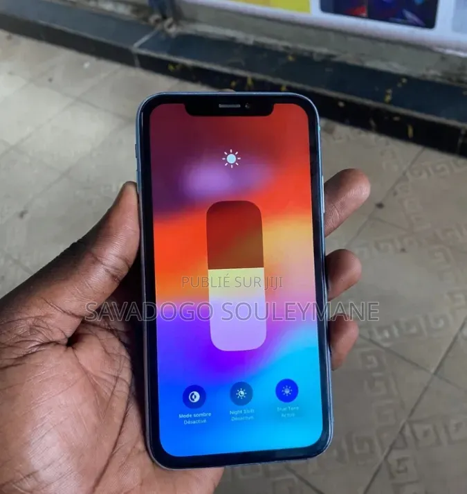 Nouveau Apple iPhone XR 64 GB Bleu