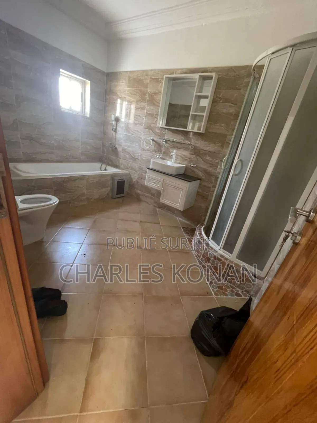 5chbre Duplex dans Bingerville à Vendre