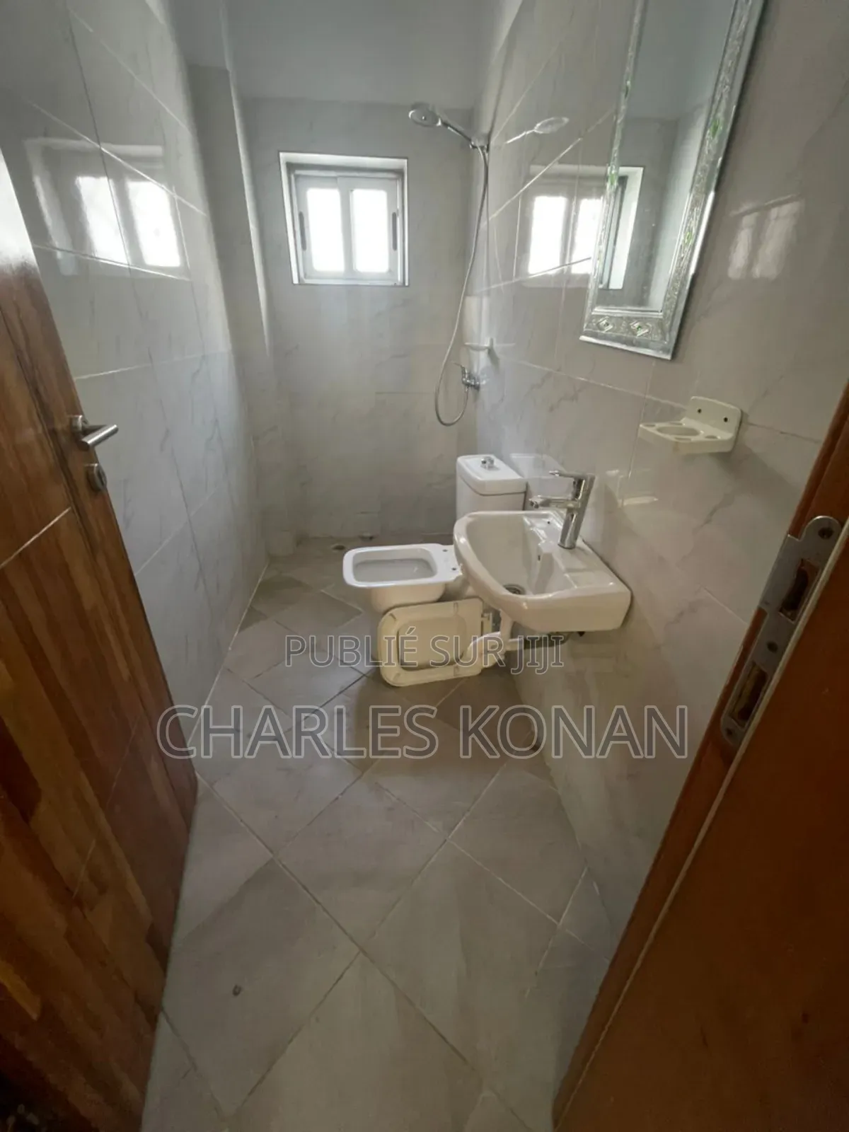 5chbre Duplex dans Bingerville à Vendre