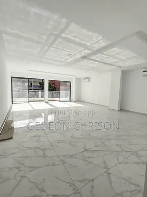 3chbre Appartement dans Cocody à Louer