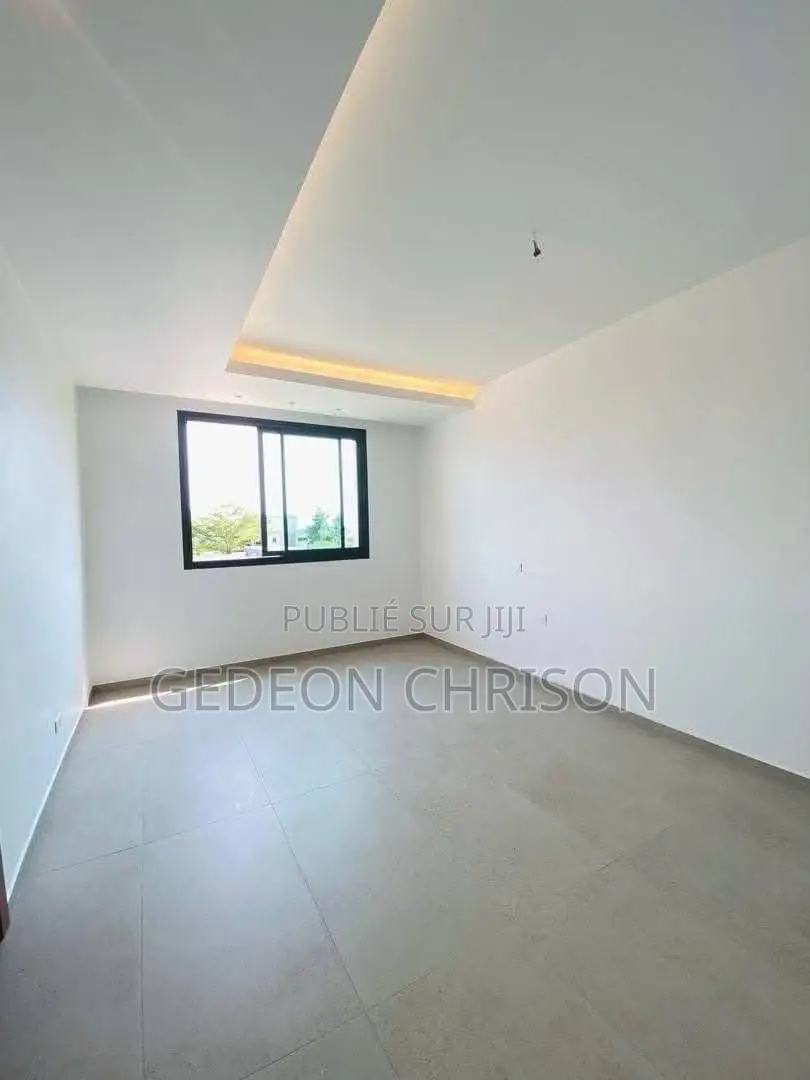 Meublé 3chbre Appartement dans Cocody à Vendre