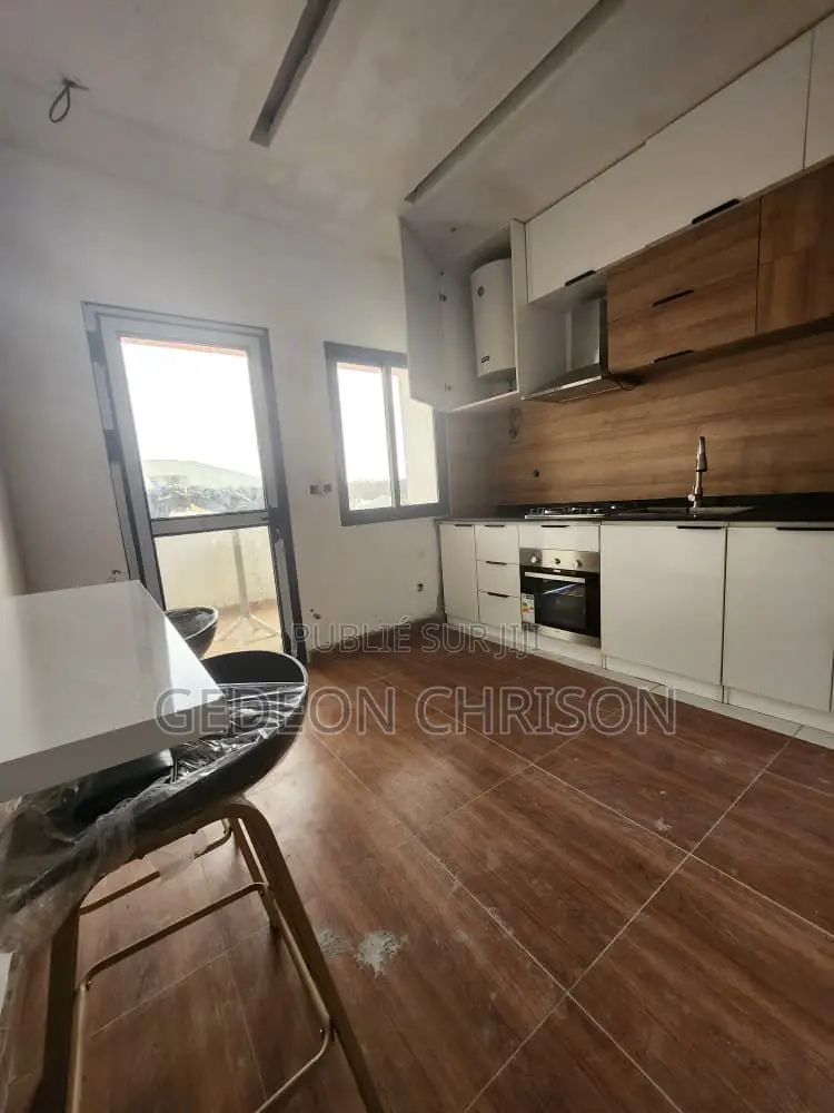 Meublé 3chbre Appartement dans Cocody à Vendre