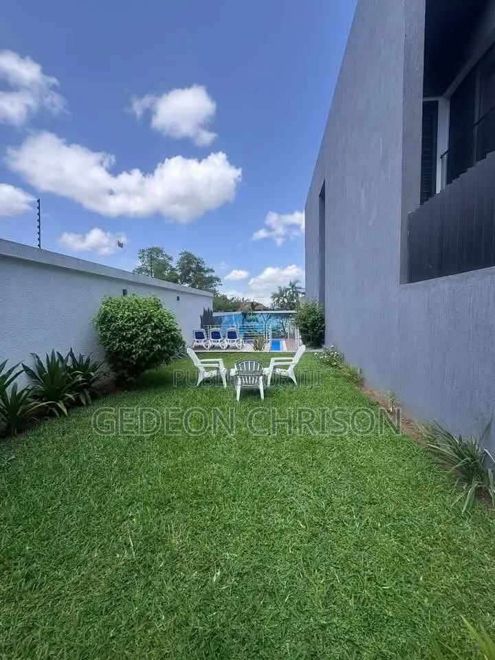 4chbre Appartement dans Cocody à Louer