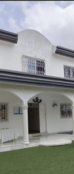 6chbre Duplex dans Cocody à Vendre