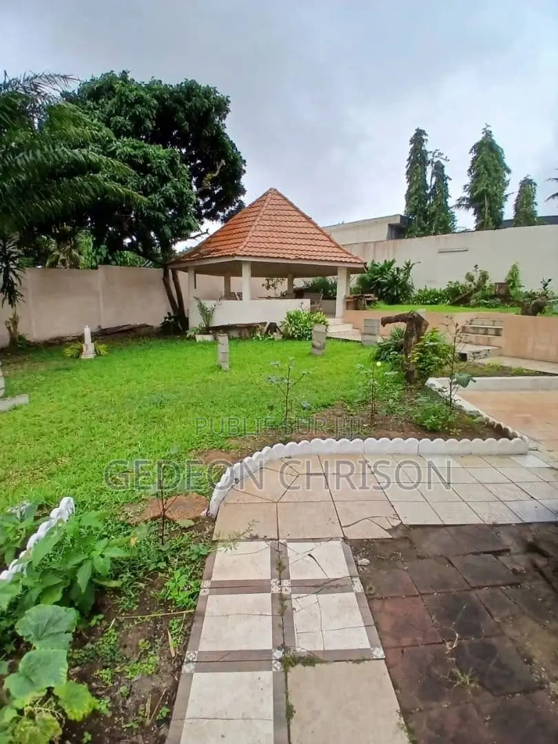 10chbre Villa dans Cocody à Vendre