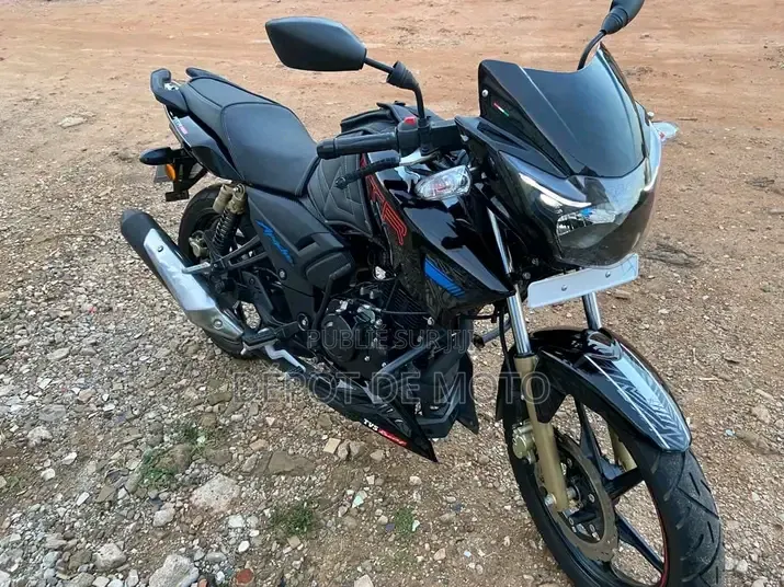 Nouveau TVS Apache 180 RTR 2025 Noir