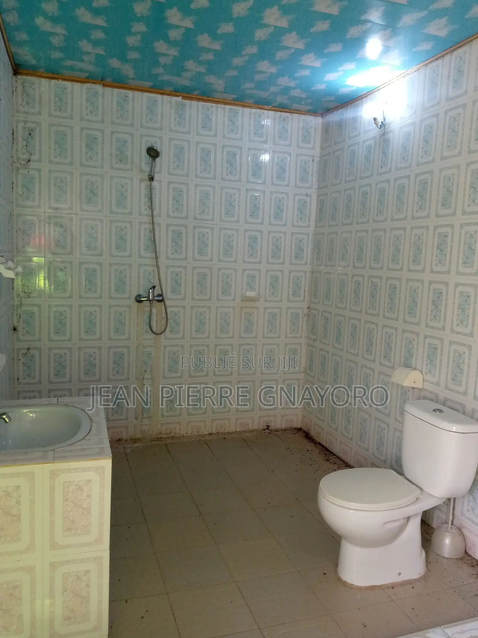 15chbre Duplex dans Hôtel/ Peut Servir, San-Pédro // San-Pédro à Vendre