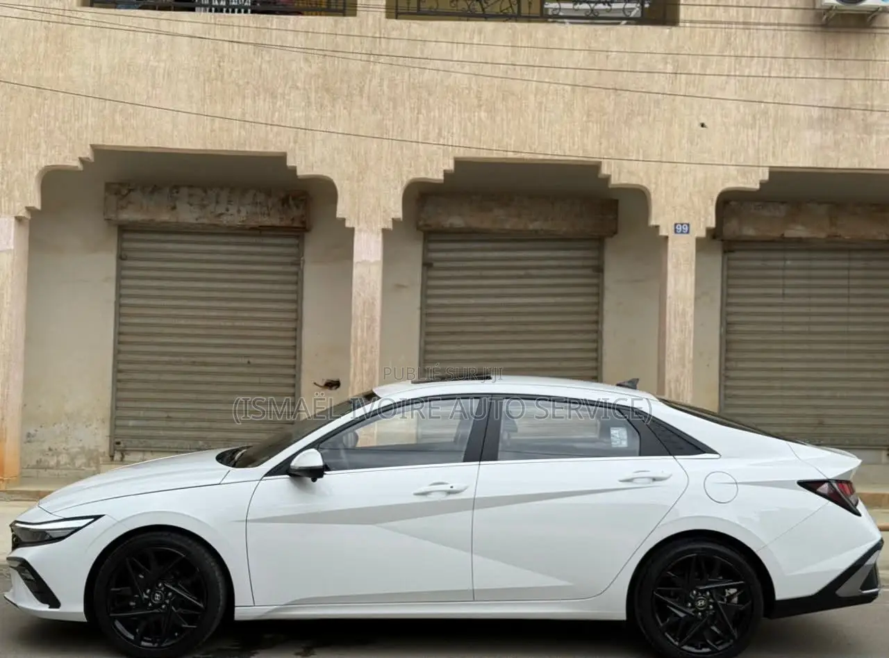 Hyundai Elantra 2025 Blanc