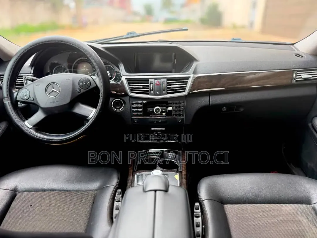 Mercedes-Benz E350 Base 4dr Sedan RWD (3.5L 6cyl 7A) 2009 Gris