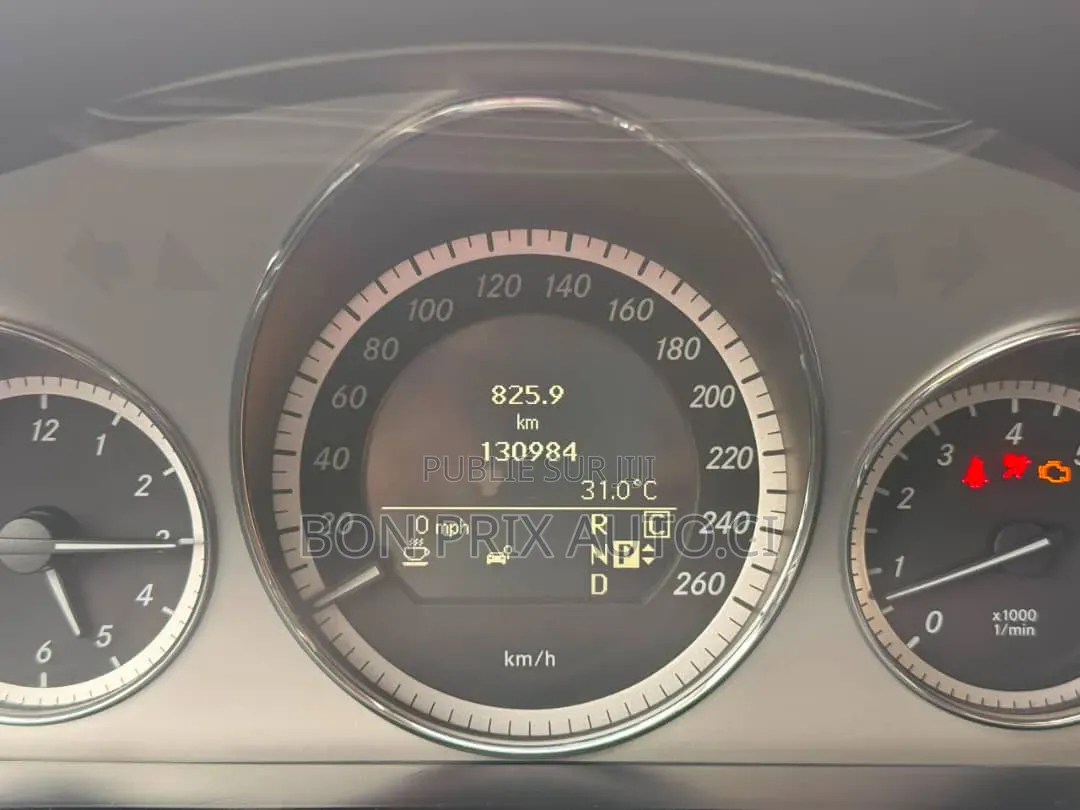 Mercedes-Benz E350 Base 4dr Sedan RWD (3.5L 6cyl 7A) 2009 Gris