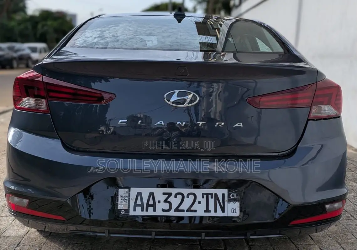 Hyundai Elantra 2020 Bleu