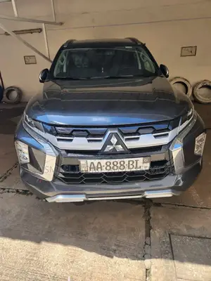 Mitsubishi Pajero 2025 Noir