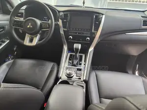 Mitsubishi Pajero 2025 Noir