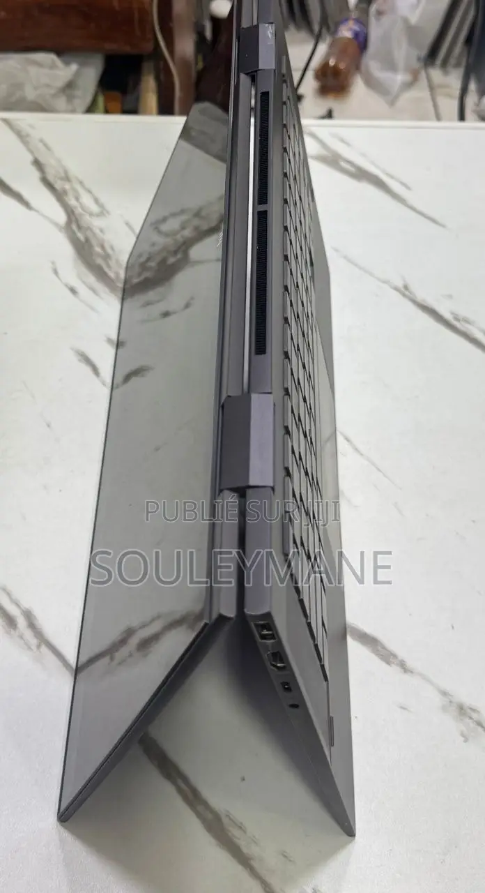 Ordinateur portable HP Envy 15 20GB AMD Ryzen 7 SSD 512GB