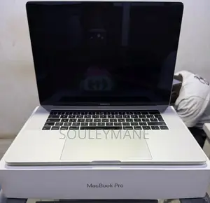 Ordinateur portable Apple MacBook 2016 16GB Intel Core i7 SSD 512GB