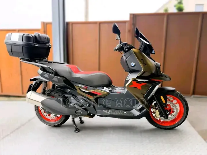 Nouveau BMW C 400 X 2026 Argenté