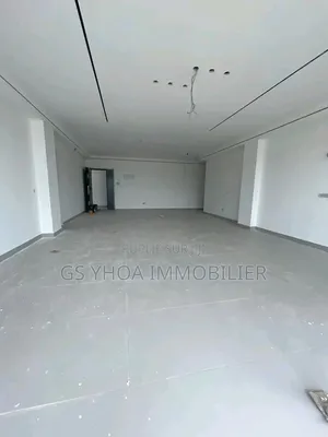 20chbre Blocs d'appartements dans Cocody à Vendre