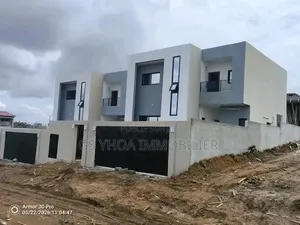 4chbre Duplex dans Bingerville à Vendre