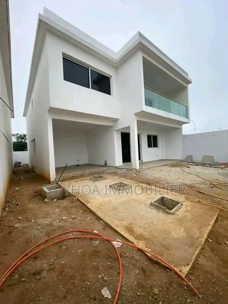 4chbre Duplex dans Bingerville à Vendre