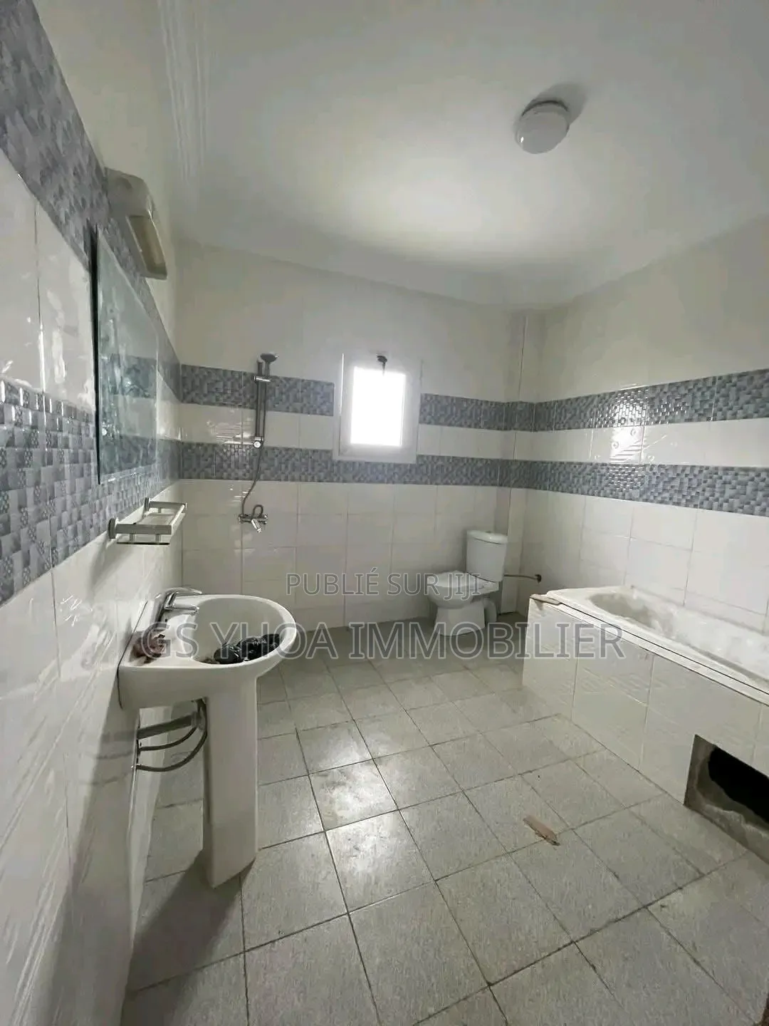 4chbre Duplex dans Bingerville à Vendre