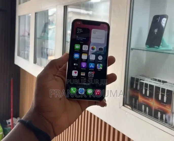 Nouveau Apple iPhone XR 64 GB Blanc